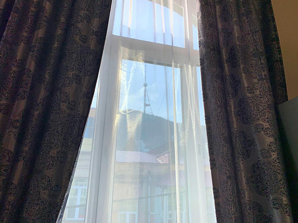 Central Location King Size Bed Tbilisi ภายนอก รูปภาพ